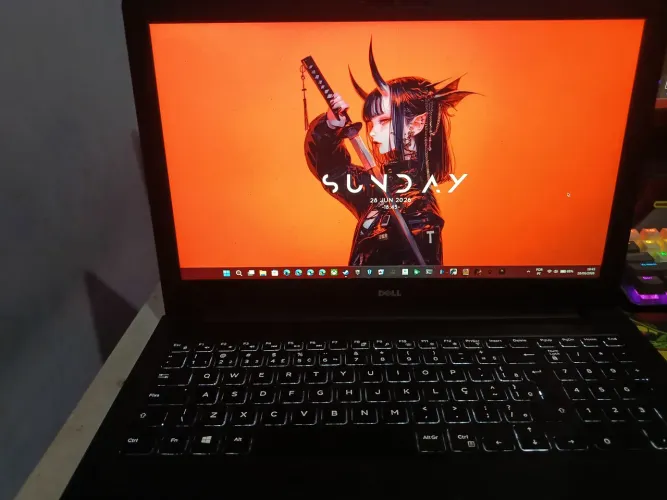 Dell Inspiron i7 Touch - 16GB RAM - SSD 480GB - Placa Dedicada Geforce 930 4GB