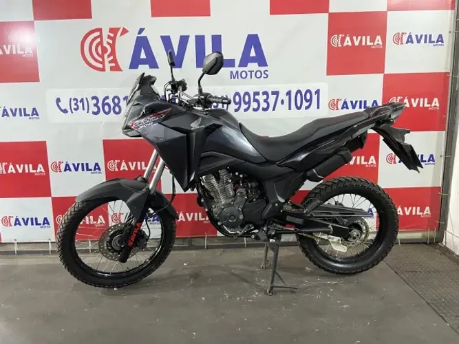 Honda SAHARA 300 2026