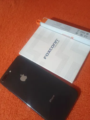 iPhone 8 plus 64 gigas original