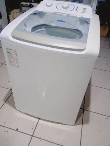 Ótima Eletrolux 220v 12 kilos 