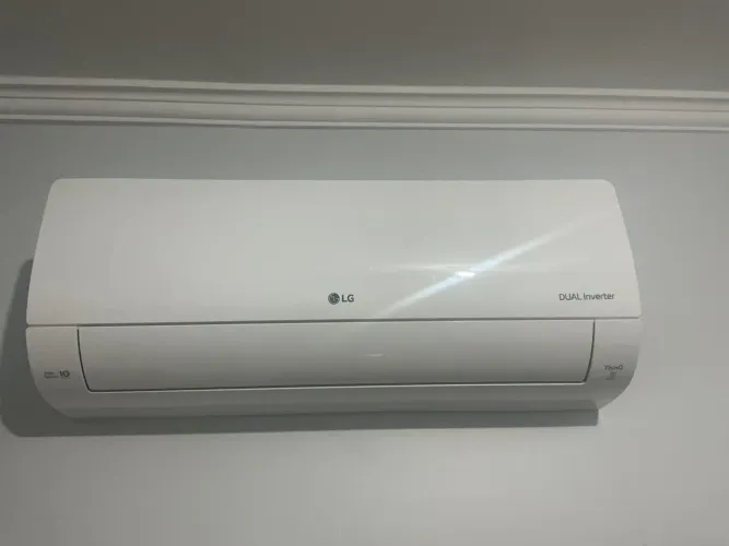 Ar condicionado LG Dual Inverter Voice 9.000 BTUs 