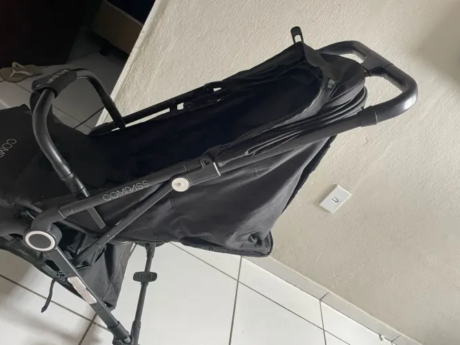 Carrinho de bebê novo 350