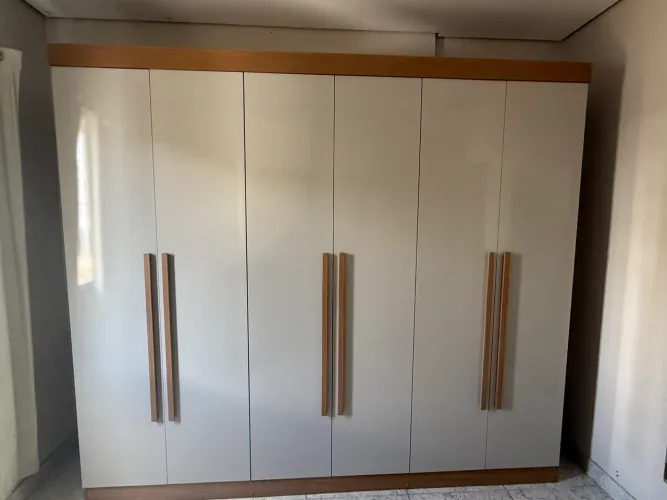 Guarda-roupa 2,7m x 2,4m