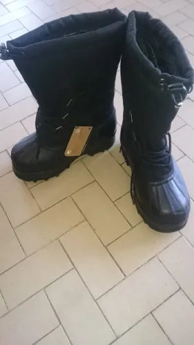 VENDO 2 BOTAS DE NEVE SOREL