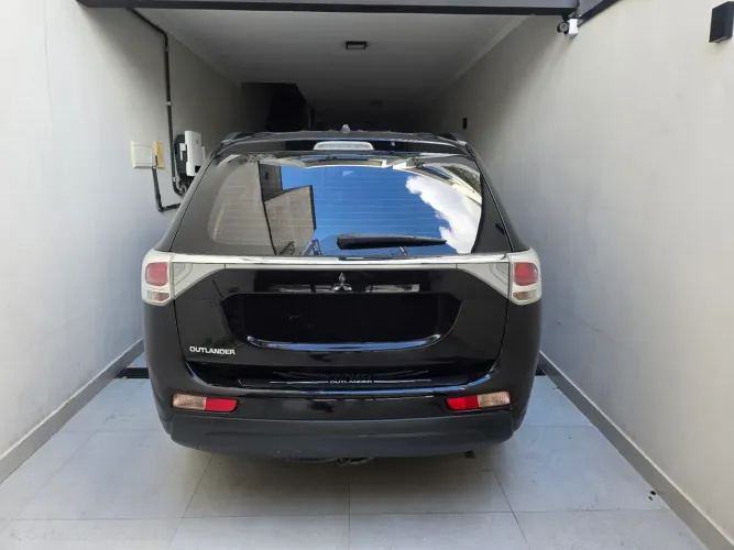 Mitsubishi Outlander 2.0 16V 160cv Aut. 2014