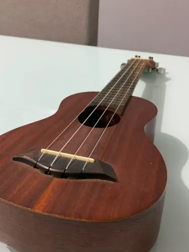 Ukulele soprano Tagima original 100% acústico, em perfeito estado.
