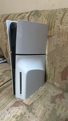 Vende-se ps5 slim de 1TB