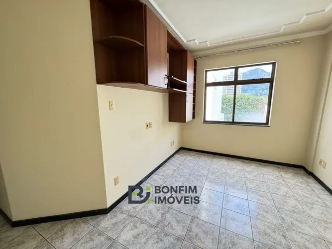 Apartamento no Esplanada com elevador e condomínio baixo produto raro