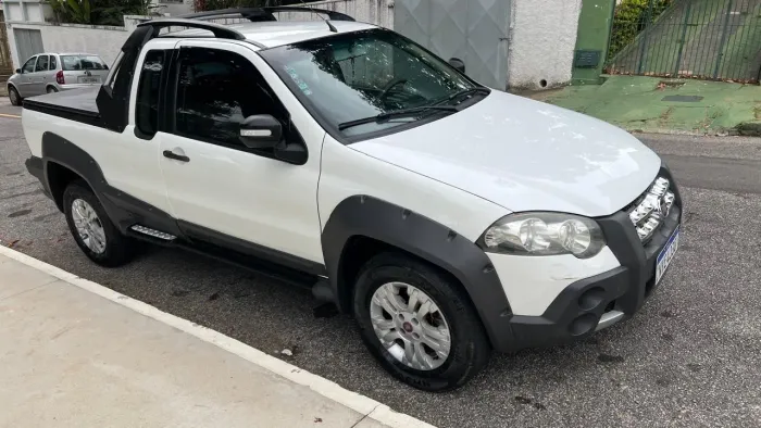 Fiat Strada Adventure 1.8/ 1.8 Locker Flex CE 2012