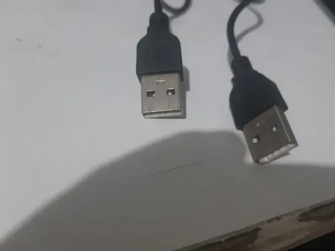 Cabo USB macho nas duas pontas