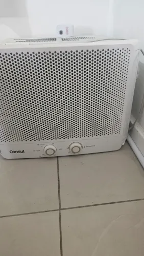 Ar condicionado semi novo gelando