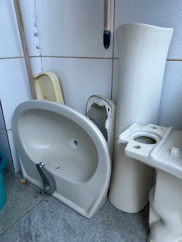 vaso sanitário e pia