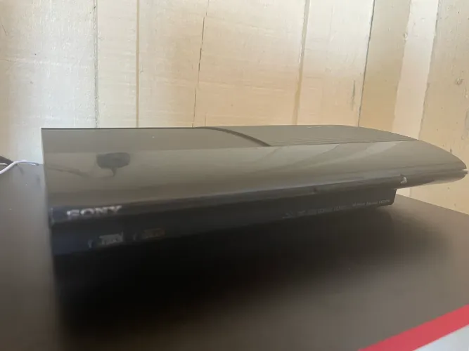Ps3 250gb desbloqueado acompanhado de um hd com 500gb com mais de 50 jogos