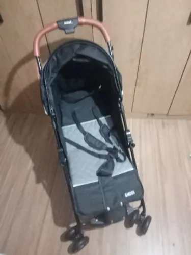 Carrinho dobrável de bebe