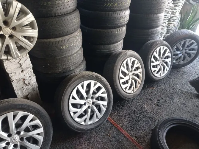 Pneus aro16 usado com rodas e calotas 