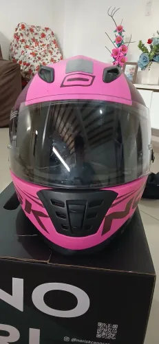 Capacete Norisk manty rosa "novíssimo"