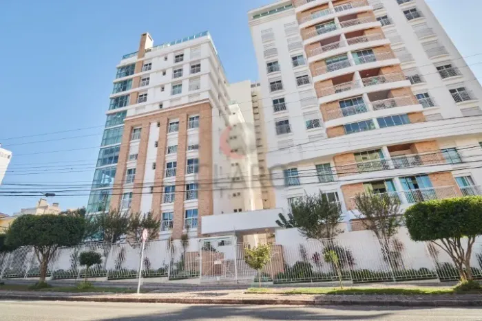 ALUGA-SE APARTAMENTO SEMI-MOBILIADO | 3 QUARTOS | ÓTIMA LOCALIZAÇÃO