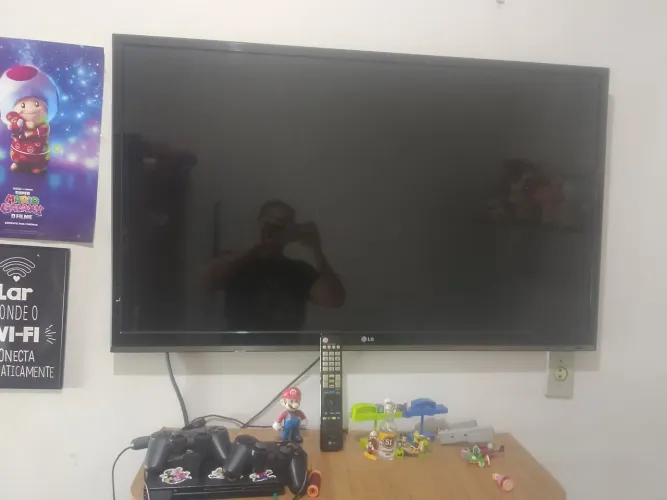 Tv com controle 49 polegadas funcionando tudo
