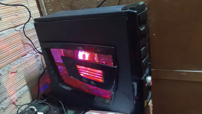 Pc xeon x99 2680 v4 com 8gb ddr4 placa de vídeo rx570 8gb gddr5 SSD 350gb mouse e teclado