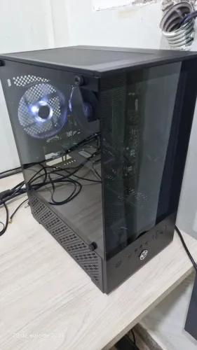 PC Gamer/Escritório Ryzen 3 + 8GB RAM + SSD 240GB (Lindo Gabinete Aquário)