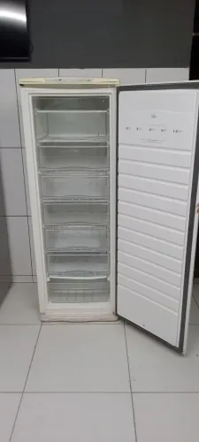 Vende um freezer vertical
