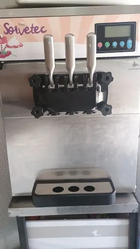 Máquina de Sorvete Expresso/ Aceita troca por freezer expositor vertical ou horizontal