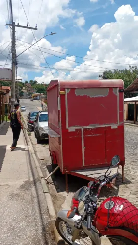 Vendo ou troco treiler. De lanches.