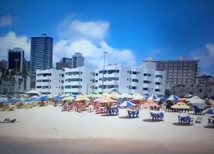 Aconchegante Flat COM QUARTO CLIMATIZADO na Praia do Meio para locação