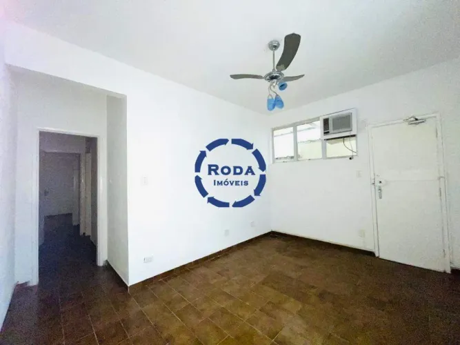 Conjunto com 3 salas para locação em Santos, localizada no bairro do Embaré.