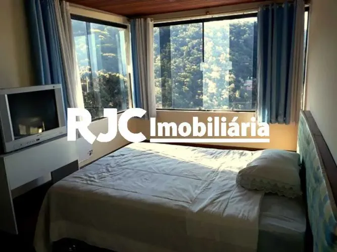Casa de rua - / Residencial / Santa Teresa