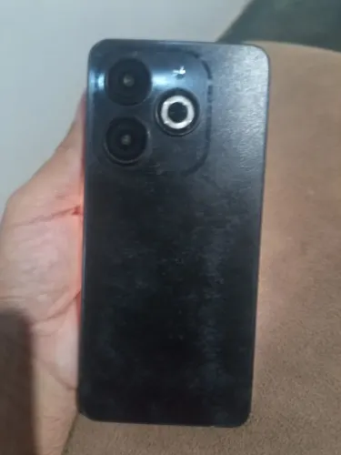 INFINIX SMART 8 GB 128  BEM CONSERVADO SO MARCA DE USO
