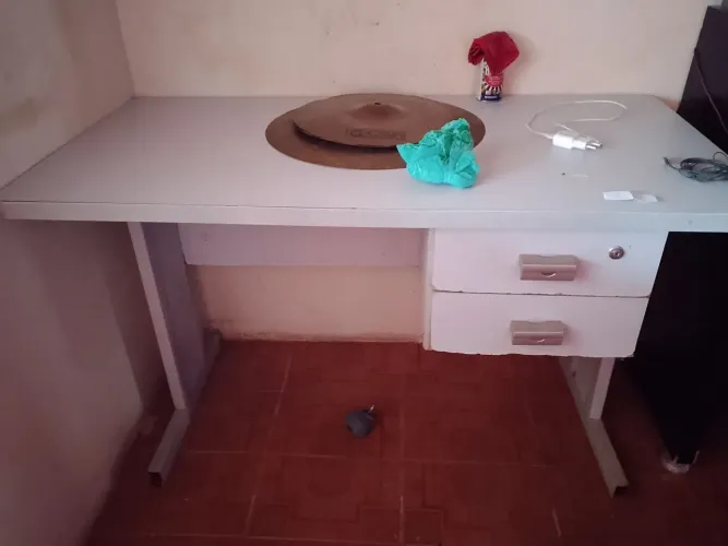 MESA PARA ESCRITÓRIO
