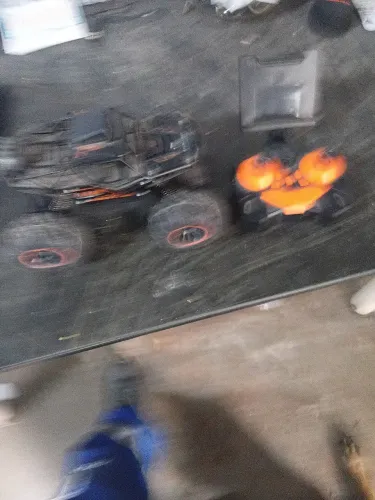 Vendo carro controle remoto preço 100 reais zap *