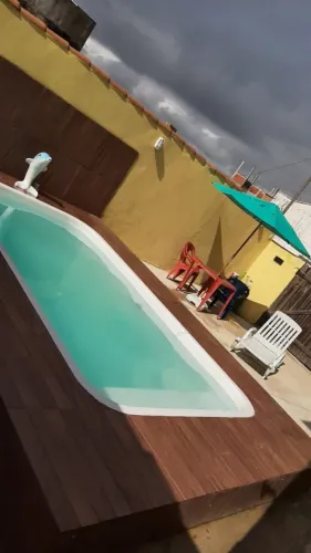 Casa em Monte alto com piscina para Carnaval 1 minuto a pé da praia 