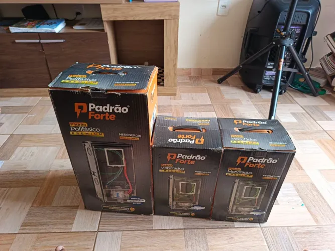 Tenho disponível: 1x polifasico Premium 2x monofásico Premium