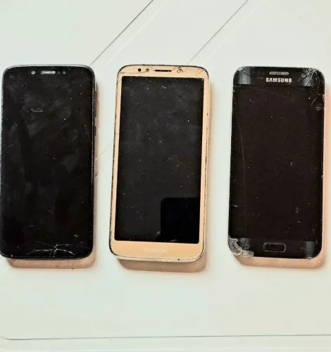 3 celulares para aproveitamento de peças 