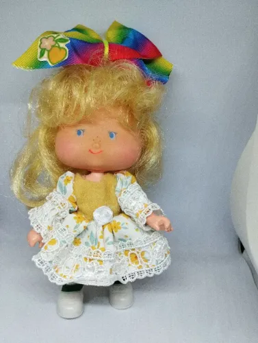 Boneca Moranguinho Arco-Íris Pesseguinho