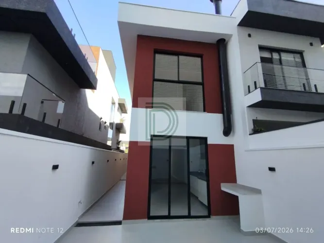 Casa em Condomínio Fechado à Venda na Granja Viana - Cotia, com 142m²