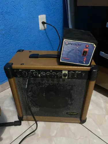 Vendo violões e caixa stagg