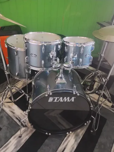 BATERIA TAMA STAGESTAR NOVA.. USADO 2 SEMANAS..COMPLETINHA.