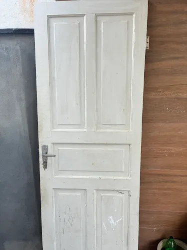 Porta de madeira maciça 70 cm