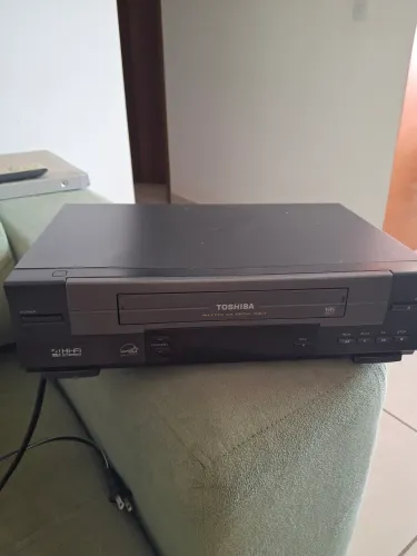 Toshiba W-512 original, VHS Hi-Fi Stereo, 4 cabeças (SUPER conservado)