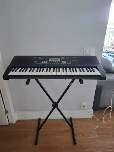 VENDO TECLADO REVAS