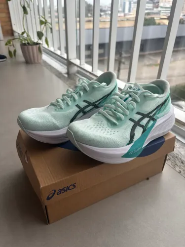 Tênis de corrida - ASICS Magic Speed 4 - Tam. 36