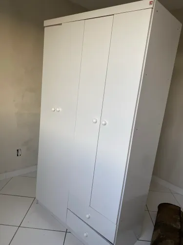 Guarda-Roupa MDF Branco - 4 Portas e 2 Gavetas