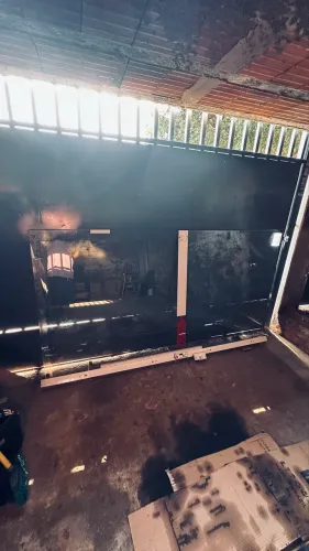 Vende-se porta de vidro
