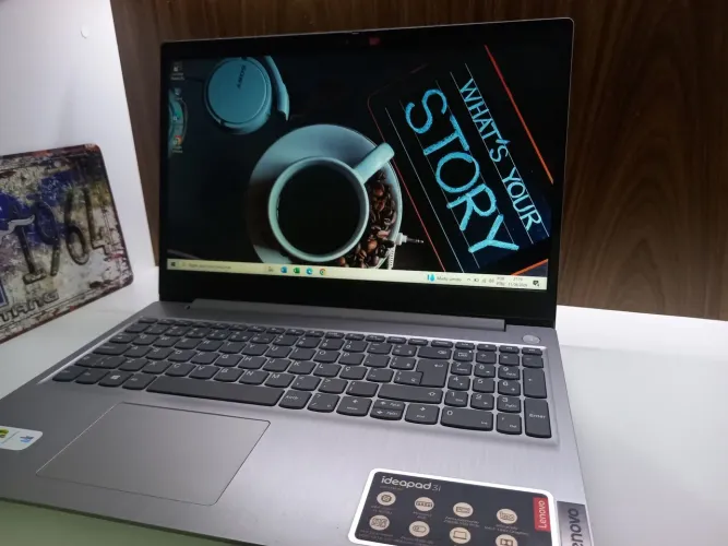 Notebook Lenovo (MUITO CONSERVADO E RÁPIDO)<br>(MUITO RÁPIDO E CONSERVADO)<br>