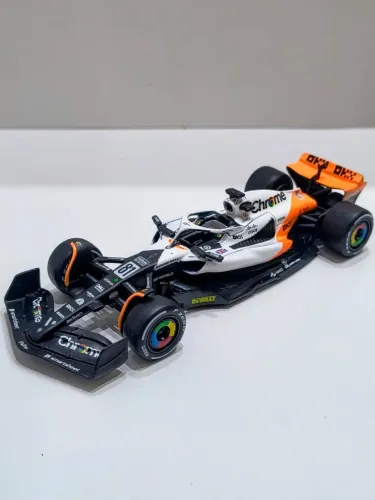 McLaren Oscar Piastri Escala 1:43