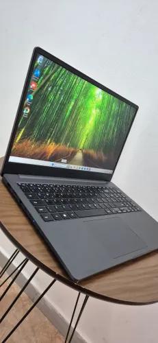 Samsung Galaxy book, intel i3 12° Gen, 8GB RAM, SSD NVME 512GB