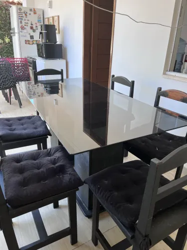 Mesa com 6 cadeiras